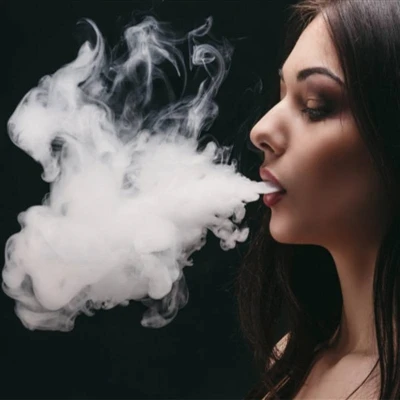 Hur många gånger kan ett e - cigarettbatteri laddas?